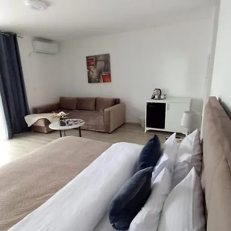 D'argento Sobe בית הארחה 4*